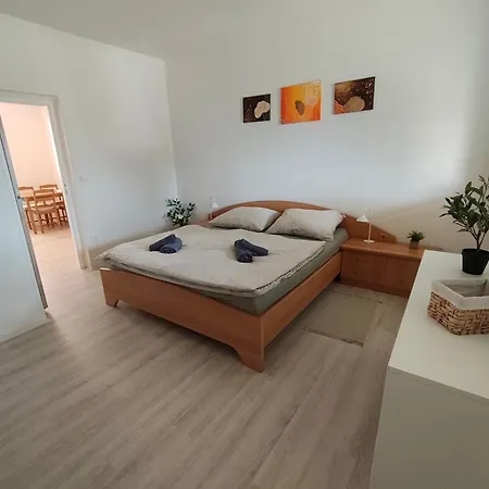 Apartament Za Hrazi *